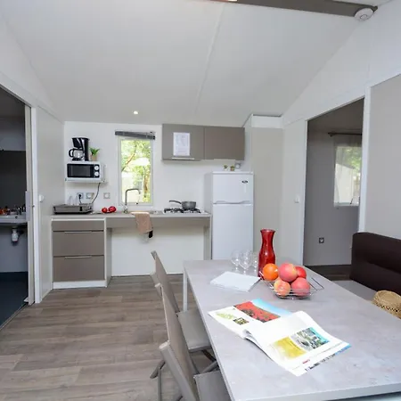 Mobil-home Pmr Avec Terrasse A - Api-1-52-1030 Kemp Hyères